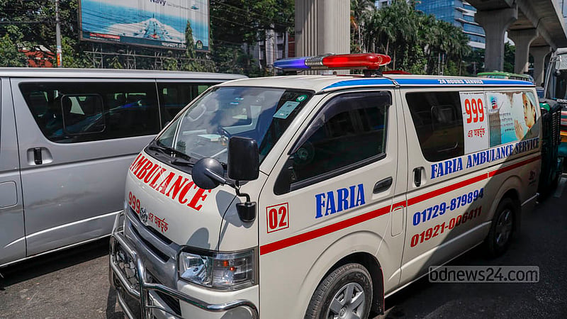 Several ambulances are stuck in the traffic gridlock at the Bangla Motor intersection in Dhaka after police intercepted the Gono Odhikar Parishad's march to the Election Commission headquarters to protest the regulator's decision not to register the outfit as a political party on Tuesday, Jul 25, 2023. Photo: Mahmud Zaman Ovi