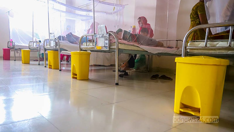 Every patient bed at Dhaka’s DNCC Hospital has a dustbin alongside to drop waste materials. Photo: Tawhiduzzaman Tapu
