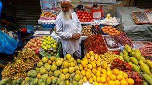 Postseason mangoes in Dhaka