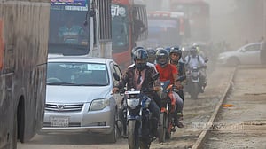 Dust-filled air of Banani road