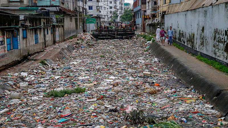 The canal along the Kaderabad Housing in Dhaka’s Mohammadpur connects some parts of the Buriganga River through Beribadh in Rayer Bazar. Photo: Mahmud Zaman Ovi