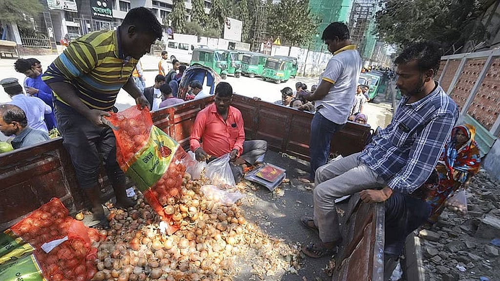 Trading Corporation of Bangladesh to sell onions at Tk 35 per kg