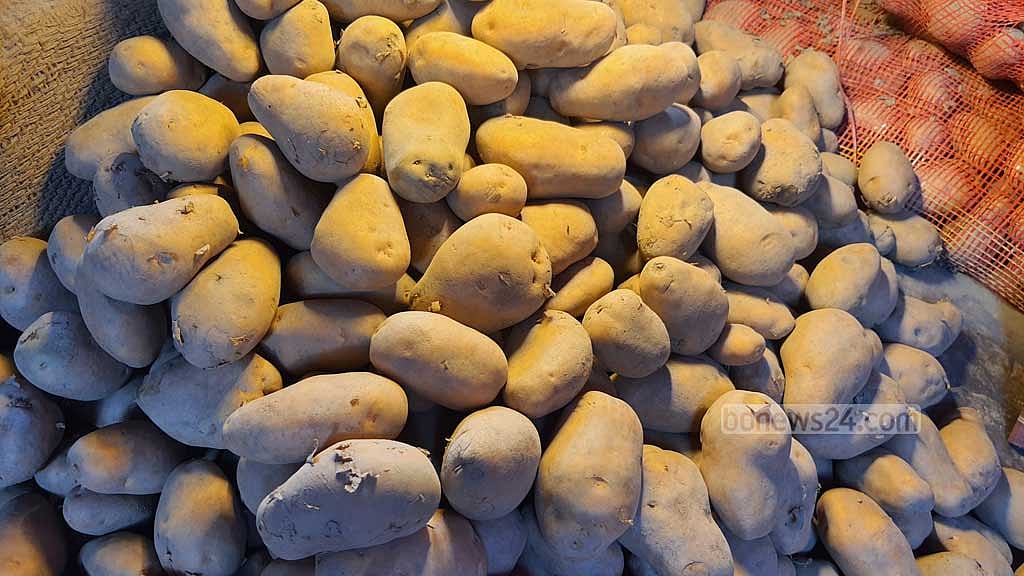 First shipments from India arrive to tame spiralling potato prices