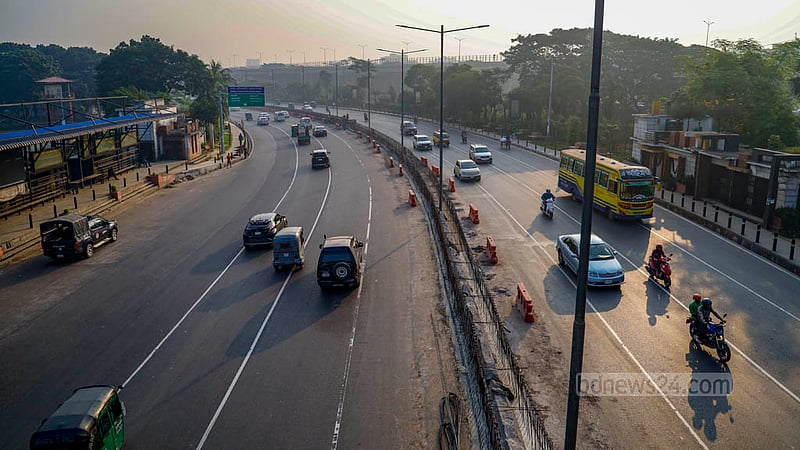 A view of the Dhaka-Mymensingh Highway during the beginning of the 48-hour blockade called by BNP on Wednesday morning, Nov 8, 2023. Photo: Mahmud Zaman Ovi