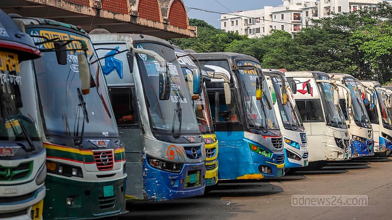 Most of the long-route buses did not leave Dhaka’s Mohakhali terminal after the start of the third round of blockade called by the BNP on Wednesday morning, Nov 8, 2023. Photo: Tawhiduzzaman Tapu