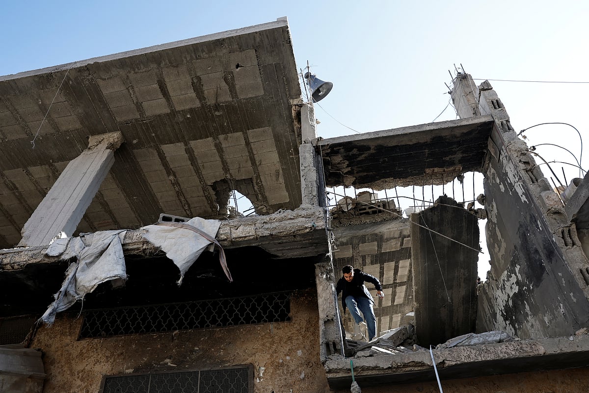Israel kills 5 Palestinian fighters in West Bank air strike