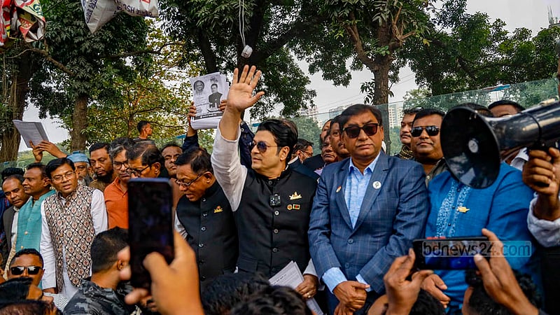 Actor Ferdous Ahmed, the Awami League candidate for the Dhaka-10 constituency in the 12th parliamentary election, starts campaigning in Azimpur after receiving the symbol on Monday, Dec 18, 2023.