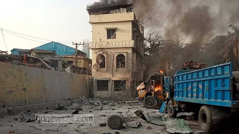 Mar 4: An explosion at Sheema Group’s oxygen plant at Sitakunda in Chattogram leaves at least five dead and 25 injured. 