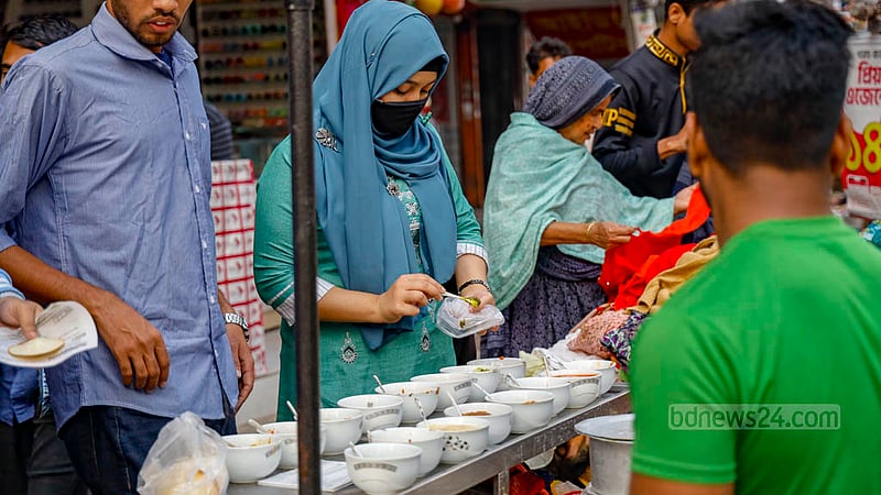 Different types of Bhorta, or spicy mashes of chilli, dried fish, mustard or coriander, are available with Chitoi Pitha at a street food shop in Dhaka’s Farmgate.