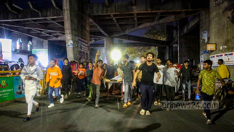 Mar 7: The victims of an explosion in a powerful explosion in a building in Old Dhaka’s Siddique Bazar are brought to Dhaka Medical College Hospital. 