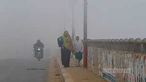 Fog blankets Dhaka