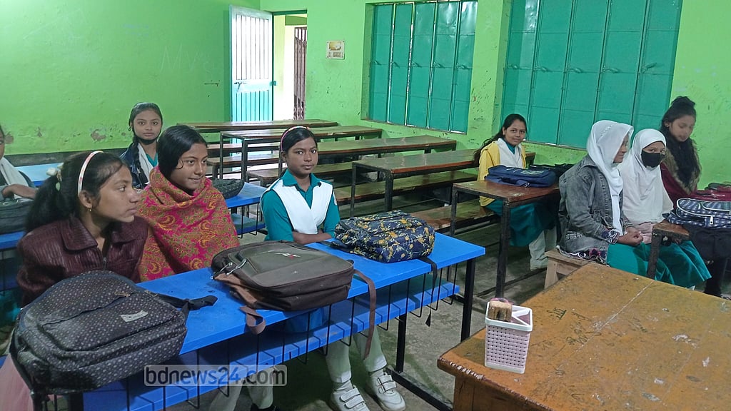 Secondary schools closed in Chuadanga as mercury drops below 10°C