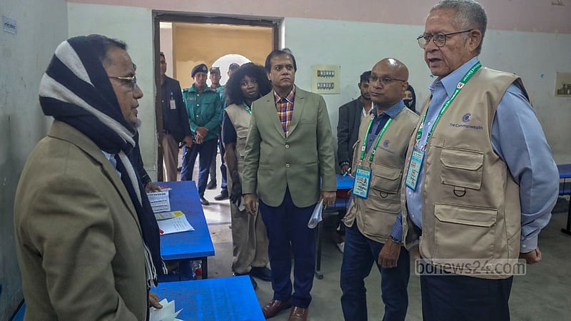Foreign observers inspect the voting at Dhaka’s Residential Model College on Sunday, Jan 7, 2024, the day of the 12th national parliamentary elections.