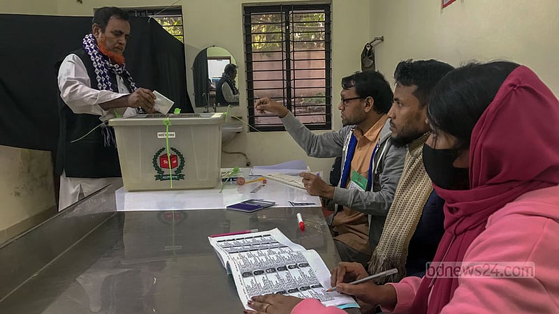 A voter casts his ballot for the 12th national parliamentary elections at the Regional Public Administration Training Centre in Chattogram on Sunday, Jan 7, 2024.