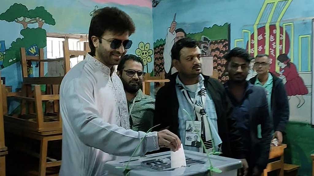 Celebrity participation in polls: Shakib Khan, media personalities cast votes in Dhaka