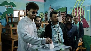 Shakib Khan, media personalities cast votes in Dhaka