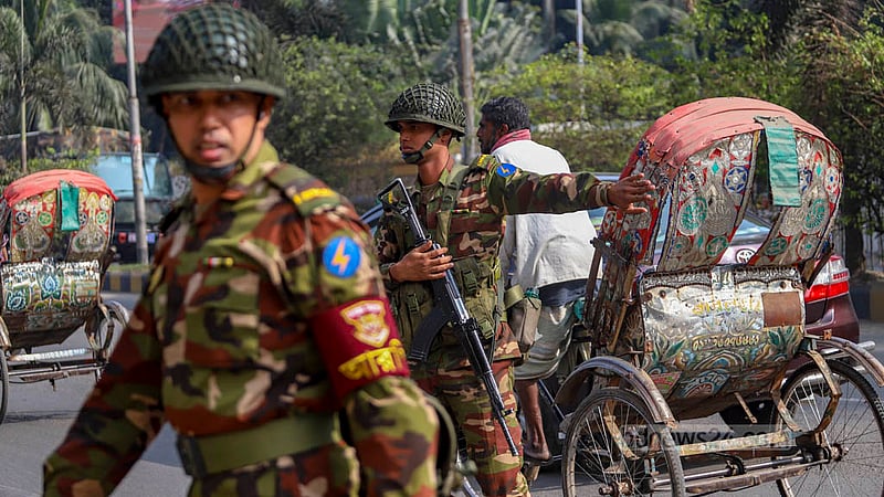 Troops are deployed in Dhaka's Minto Road on Wednesday, Jan 3, 2024, to help the civil administration maintain law and order during the general election.