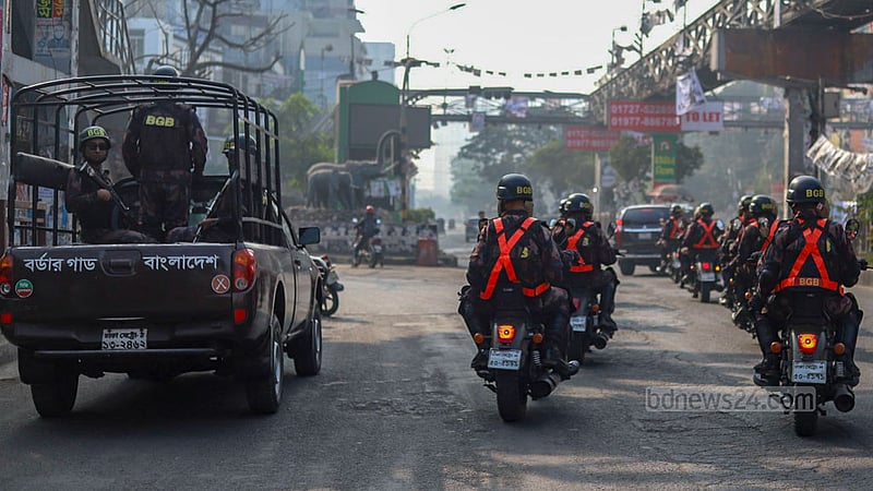 BGB personnel are on patrol in Dhaka’s Science Laboratory area on Sunday, Jan 7, 2024, the day of the 12th national parliamentary elections.