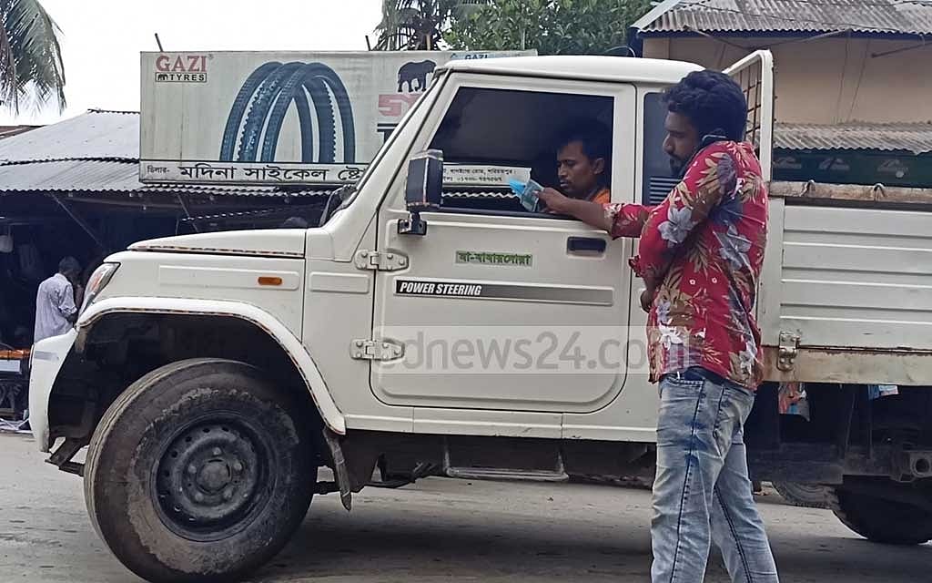 Traders demand an end to highway toll extortion to curb prices