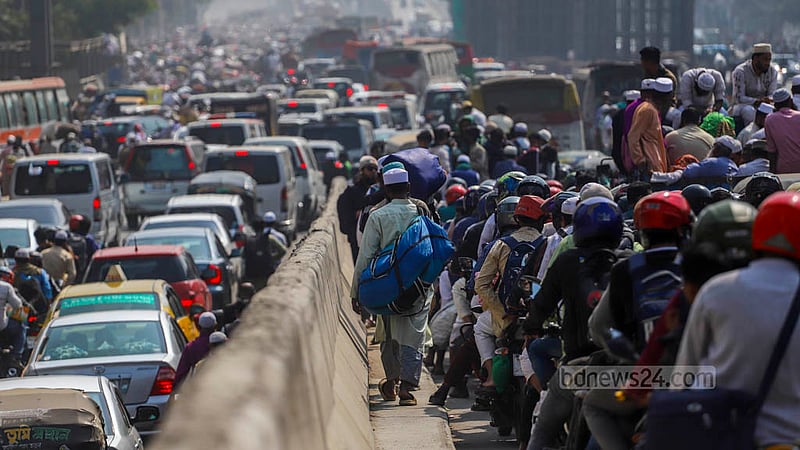 The aftermath also saw Azampur in Uttara grappling with significant traffic congestion, further complicating the departure for many after the end of the first phase of Bishwa Ijtema at Tongi on the outskirts of Dhaka on Sunday, Feb 4, 2024.