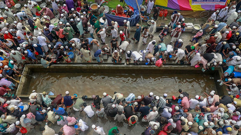 Muslims prepare themselves for Jumma prayers at the Bishwa Ijtema grounds on the banks of Tongi’s Turag River on Friday, Feb 2, 2024.