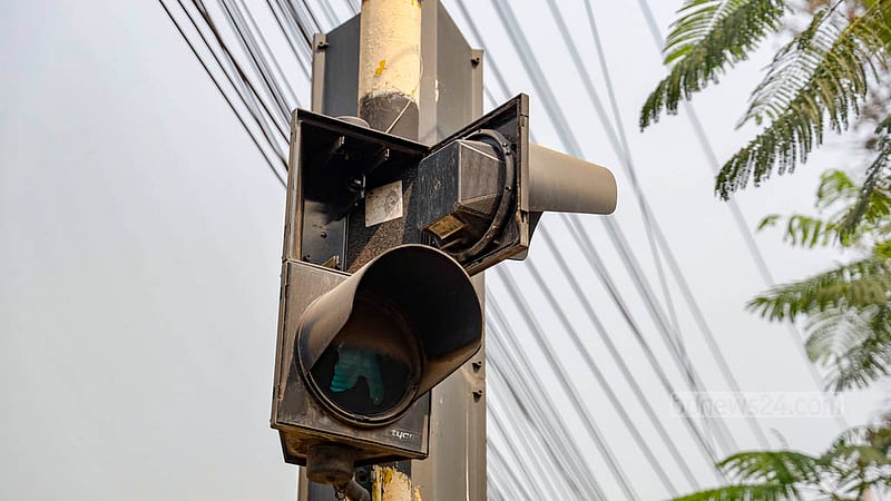 Each traffic signal in Dhaka has stop lights, but no use for a long time has left them in an ailing state.