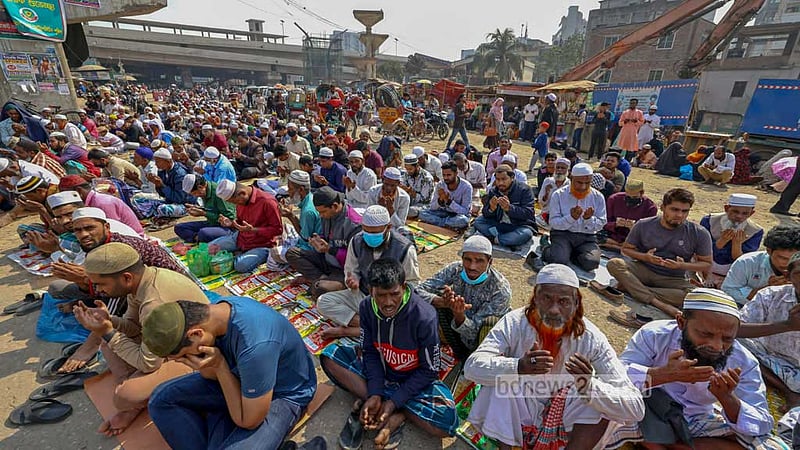 The second phase of the Bishwa Ijtema drew to a close on the banks of the Turag River in Tongi with the Akheri Munajat. Hundreds of thousands turned out to take part in the prayer service on Sunday, Feb 11, 2024.