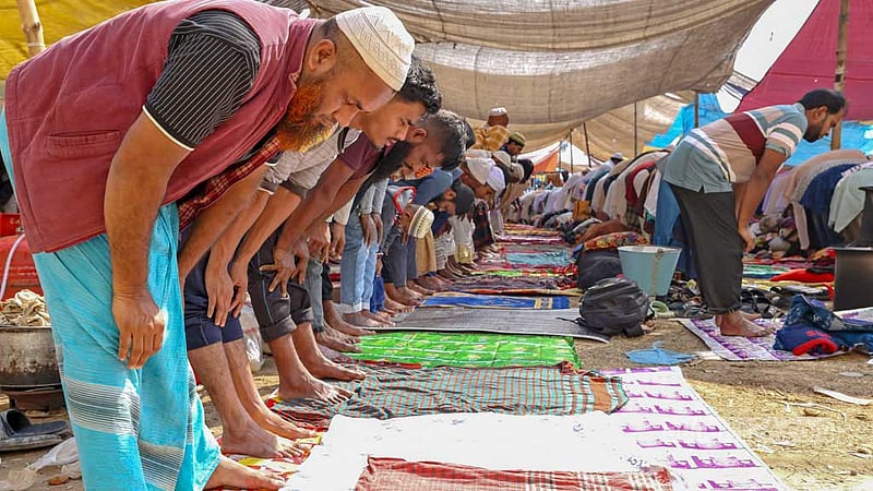 Muslim devotees offer Jumma prayers on the first day of the second phase of Bishwa Ijtema on the banks of the Turag River in Gazipur’s Tongi on the outskirts of Dhaka on Friday, Feb 9, 2024.