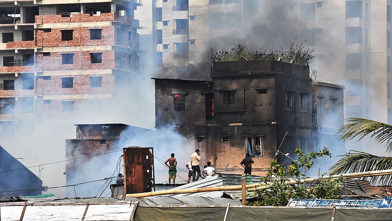 A blaze at Tekpara slum and adjacent Yakub Nagar slum in Chattogram’s Firingi Bazar also burnt a four-storey building next to the slums on Monday afternoon, Apr 15, 2024.
