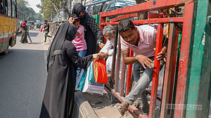 Lack of overbridges troubles commuters