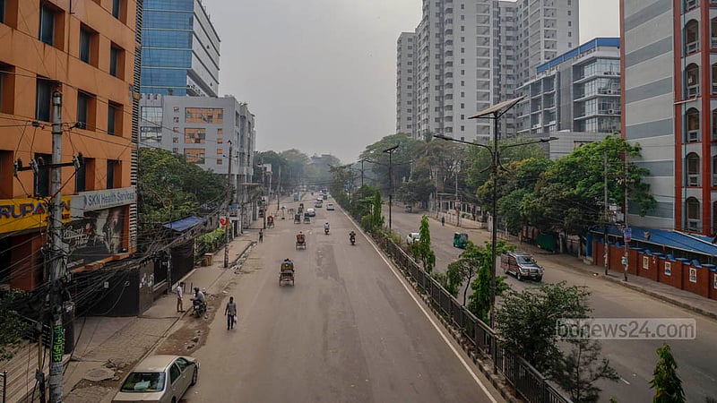 With the offices closed at the beginning of Eid-ul-Fitr holiday, the street in Dhaka’s Kakrail is nearly empty on Wednesday, Apr 10, 2024.