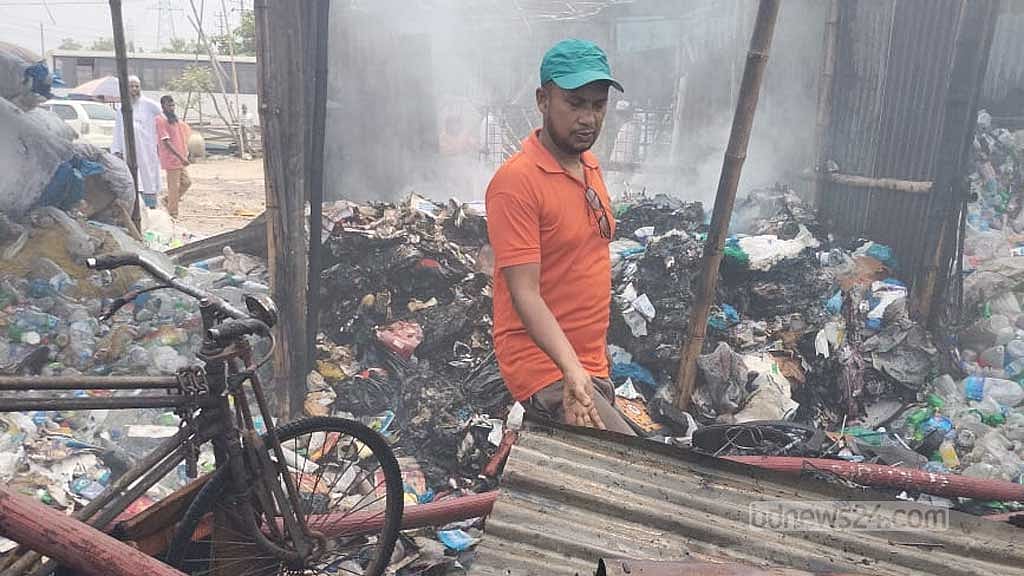 Fire burns down homes at slum in Dhaka's Hazaribagh