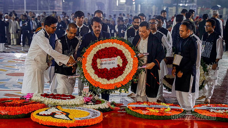 Principal Secretary to the Prime Minister ABM Abdus Sattar places a wreath at the Central Shaheed Minar on International Mother Language Day, Feb 21, 2026.Photo: Mahmud Zaman Ovi