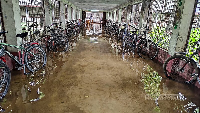 The Kazi Nazrul Islam Hall at Cumilla Victoria Government College has been inundated after heavy rain. Photo: Tanvir Dipu
