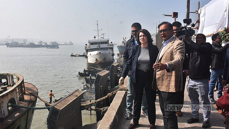 Erin Covert, agricultural attaché at the United States Embassy in Dhaka, inspects the corn shipment at the Karnaphuli River wharf in Chattogram on Wednesday, Jan 7, 2026. Photo: Suman Babu