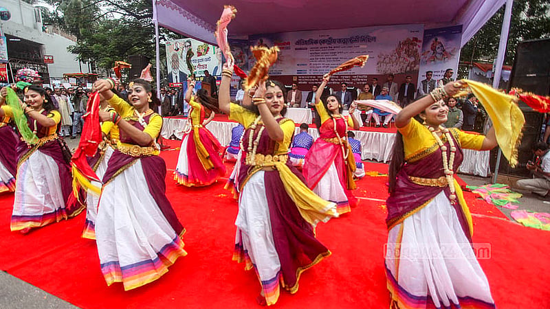 Sikhs performed dances at the inauguration ceremony of the Janmashtami procession at the Palashi intersection in Dhaka on Saturday, Aug 16, 2025, to mark the birth anniversary of Lord Krishna. Photo: Abdullah Al Momin