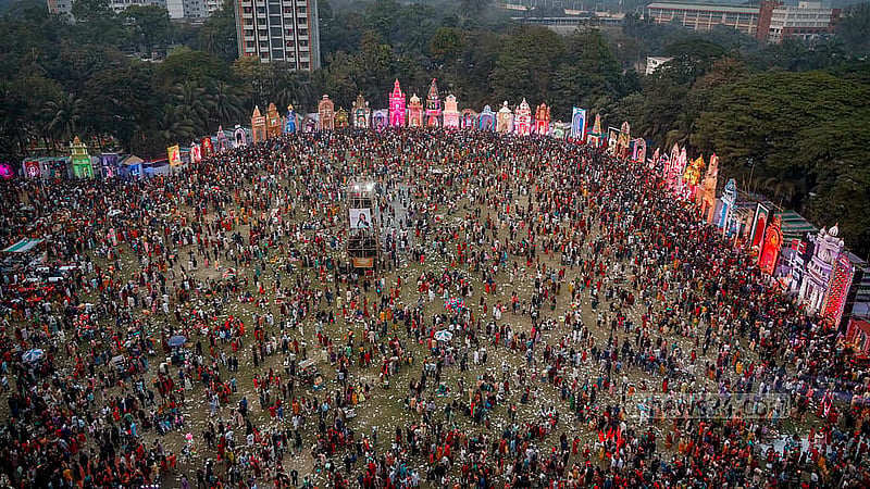 On Friday, Jan 23, 2026, devotees thronged the Jagannath Hall grounds of Dhaka University. Photo: Mahmud Zaman Ovi