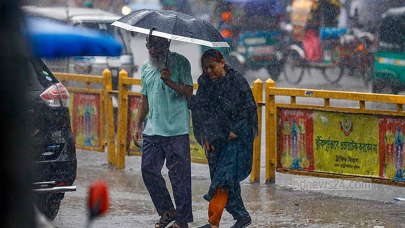 Sporadic rain has increased the suffering of people who went outside in Dhaka on Monday, Jul 1, 2024. Photo: Mahmud Zaman Ovi