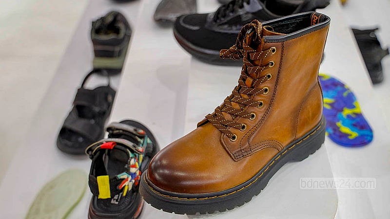 Leather shoes are on display at a stall at the Leathertech Bangladesh 2024 exhibition in the Expo Zone of Dhaka’s International Convention City Bashundhara, or ICCB. Photo: Mahmud Zaman Ovi