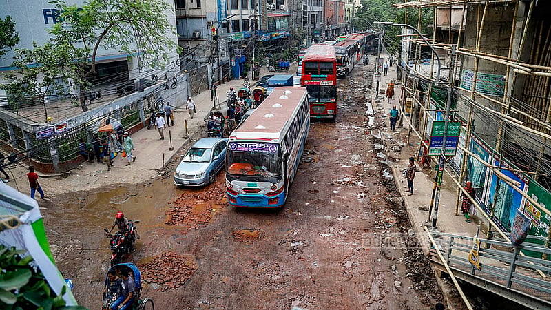 For a month, underground electricity cable and WASA pipeline installations have been ongoing along the road from the Ittefaq intersection to the Rajdhani intersection via Tikatuli. Despite the completion of the underground work, road repairs have not yet