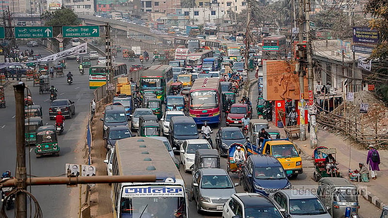 The main road from Dhaka's Rampura Bridge to Badda via Merul Badda faces heavy traffic most of the day. Traffic police say the road does not let up on traffic due to the pressure of additional vehicles, along with the chaos on the road. Photo: Mahmud Zaman Ovi