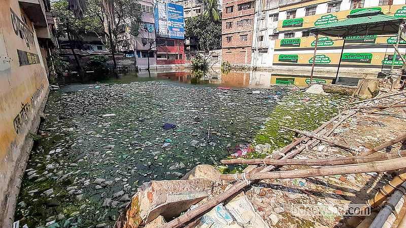 The wall of the Sikkatuli Pond has collapsed due to a lack of maintenance. Photo: Abdullah Al Momin