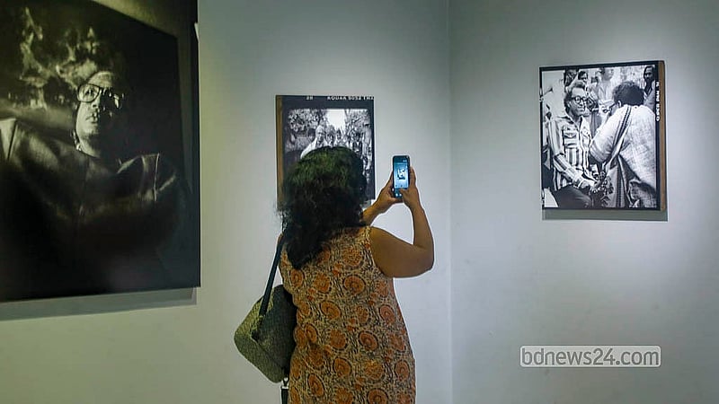 Photographer Nasir Ali Mamun’s solo exhibition containing photographs of poets Shamsur Rahman and Al Mahmud is ongoing at Alliance Française de Dhaka. Photo: Abdullah Al Momin