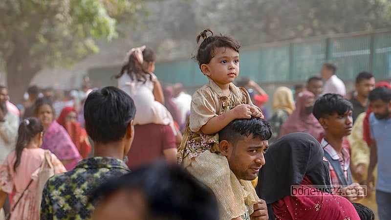 The number of children is greater among the visitors who thronged the National Zoo in Dhaka's Mirpur on Tuesday, Apr 1, 2025, during the Eid break. Photo: Mahmud Zaman Ovi