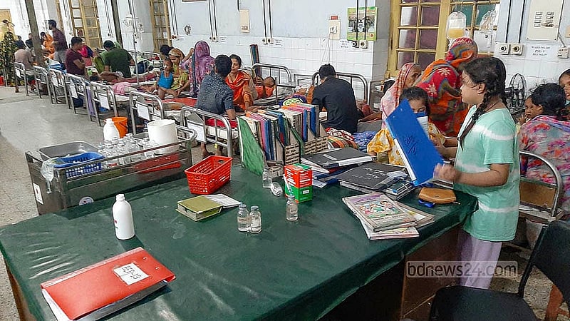 No nurse was available at Ward 205 in Dhaka Medical College Hospital. Work stoppage was also written there.
