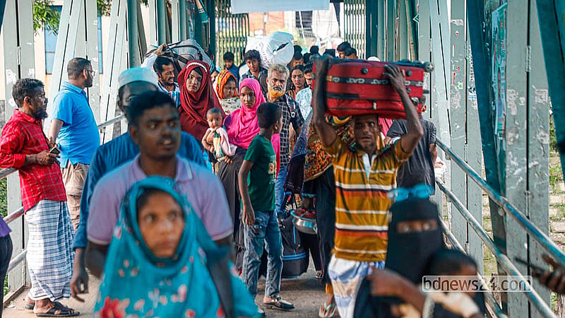 Crowds head home on the day after Eid-ul-Azha via the Sadarghat launch terminal on Friday, May 29, 2026.  Photo: Abdullah Al Momin