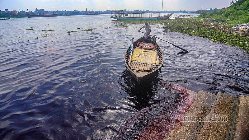 Monsoon revives the Buriganga River, but the pollution never stops due to the waste from the factories in Dhaka’s Shyampur. Photo: Abdullah Al Momin.