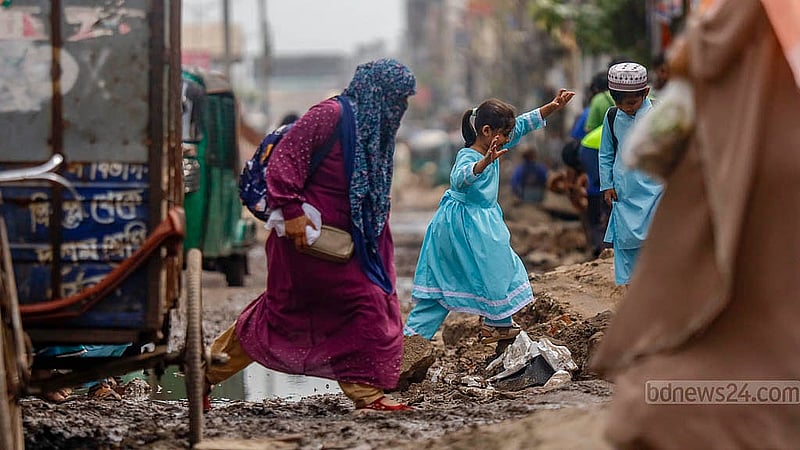 Rainwater has pooled on the broken road while drain repairs continue. The road from Postogola Bridge to Jatrabari intersection has been in poor condition for months. Photo: Mahmud Zaman Ovi