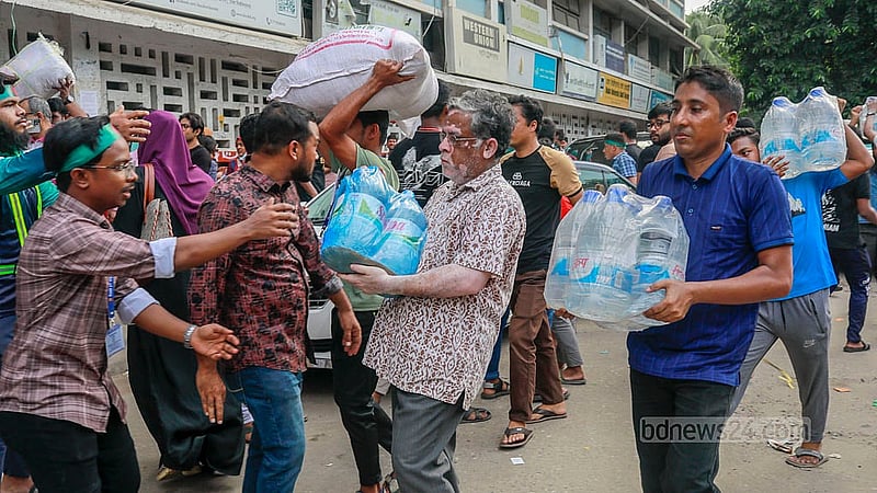 Many people brought bottled water as flood-affected areas face severe clean water shortages.