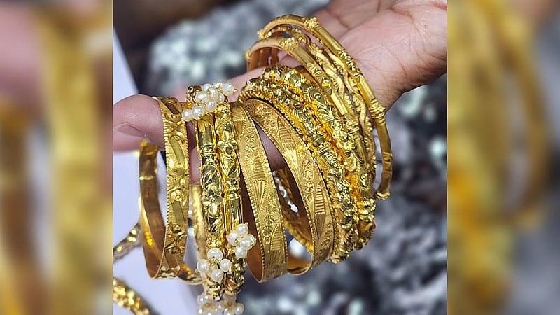 Investigators recovered gold bracelets from Sheikh Hasina’s Agrani Bank locked in Dilkusha.